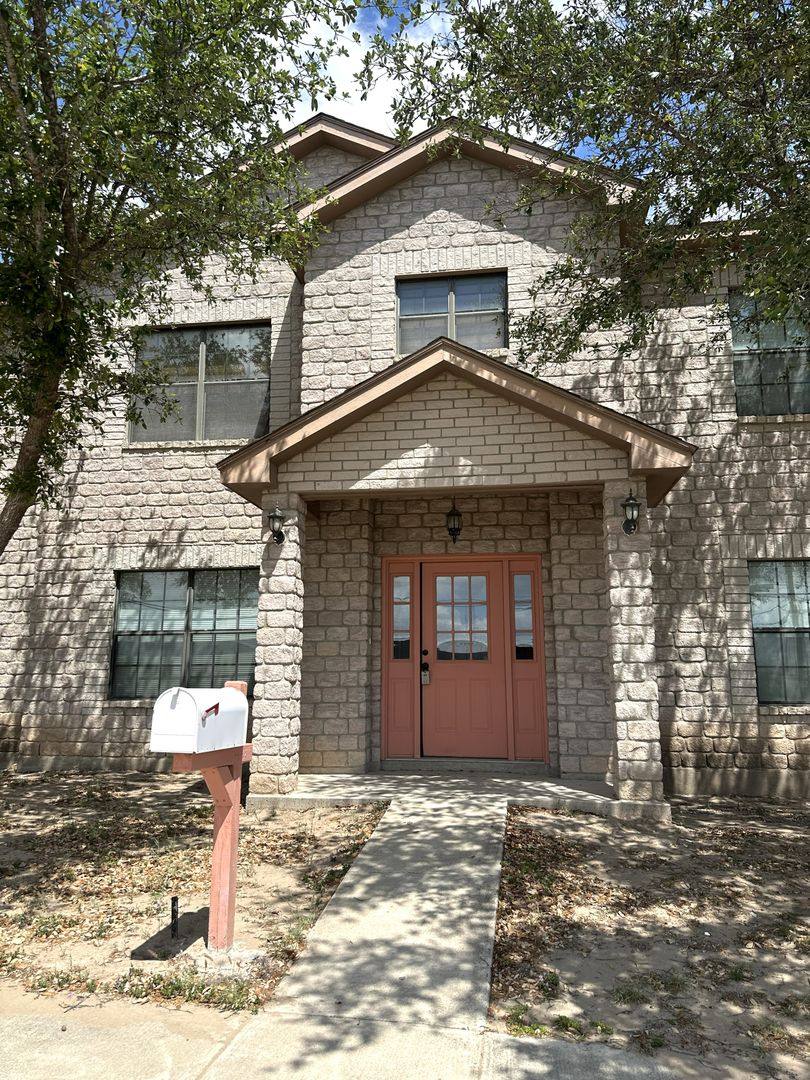 Condo for rent at 603 E 8th St, Del Rio, TX 78840