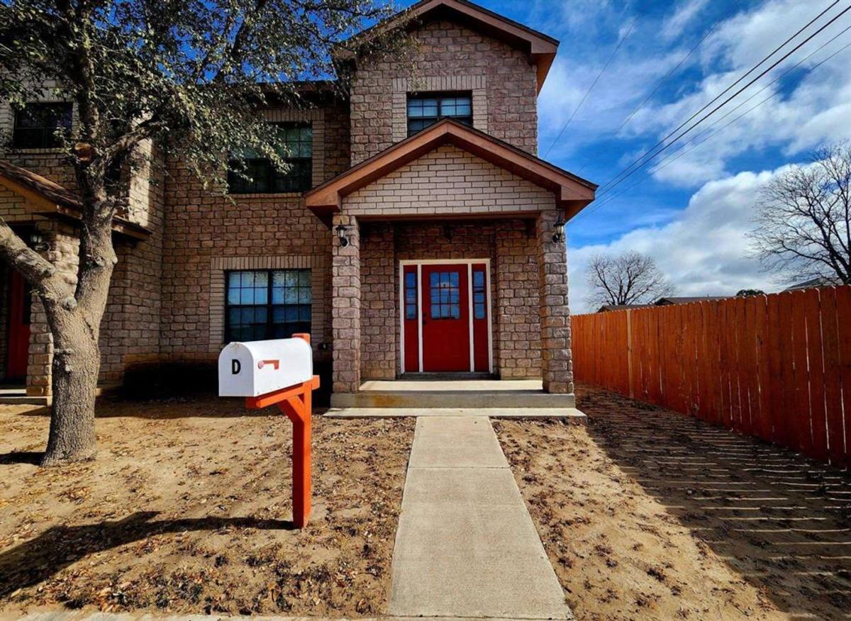 Condo for rent at 603 E 8th St, Del Rio, TX 78840