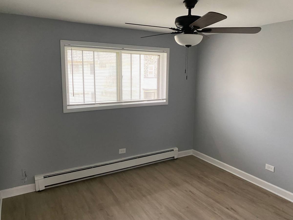Apartment for rent at 3700-10 W 119th St, Alsip, IL 60803
