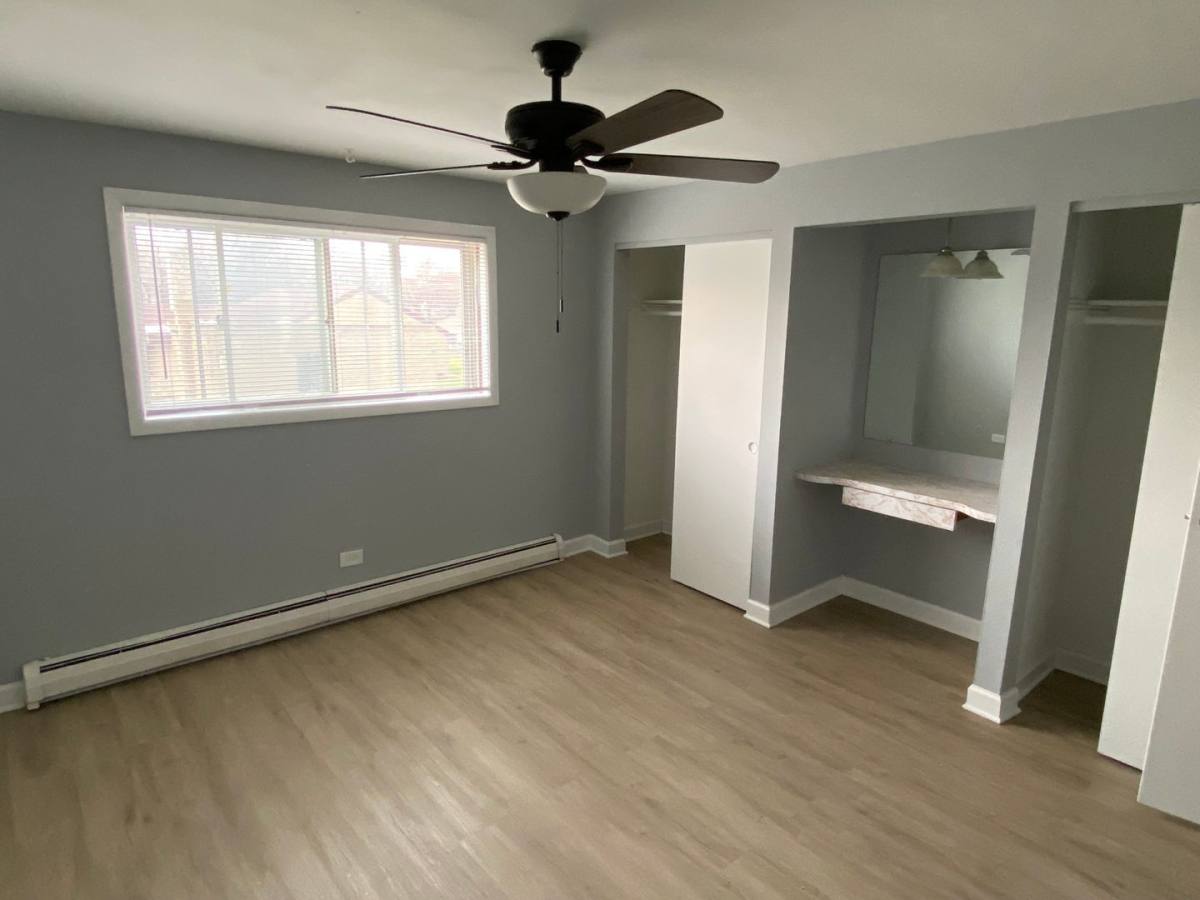 Apartment for rent at 3700-10 W 119th St, Alsip, IL 60803