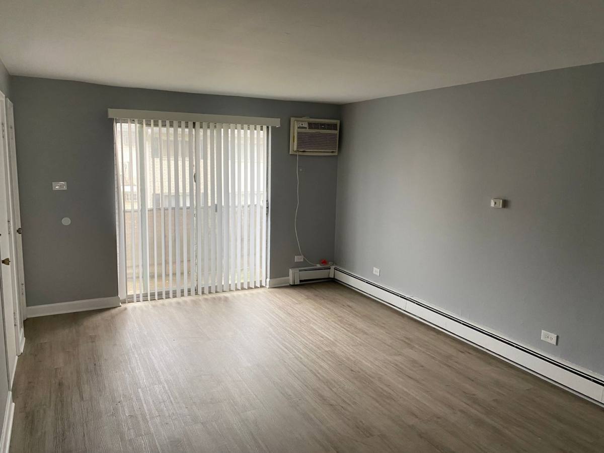 Apartment for rent at 3700-10 W 119th St, Alsip, IL 60803