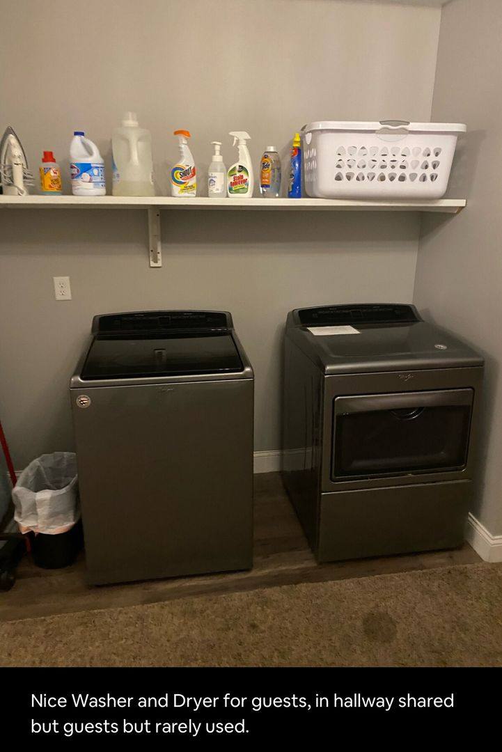Apartment for rent at 17 E Madison St, Iola, KS 66749