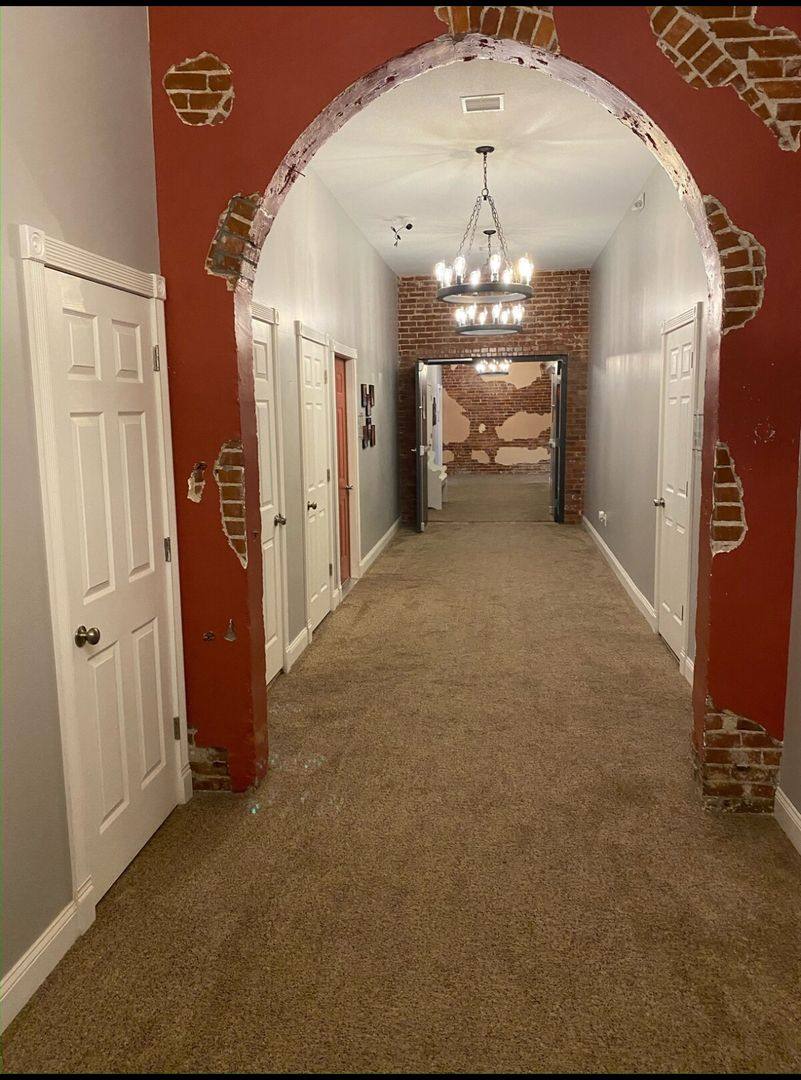 Apartment for rent at 17 E Madison St, Iola, KS 66749