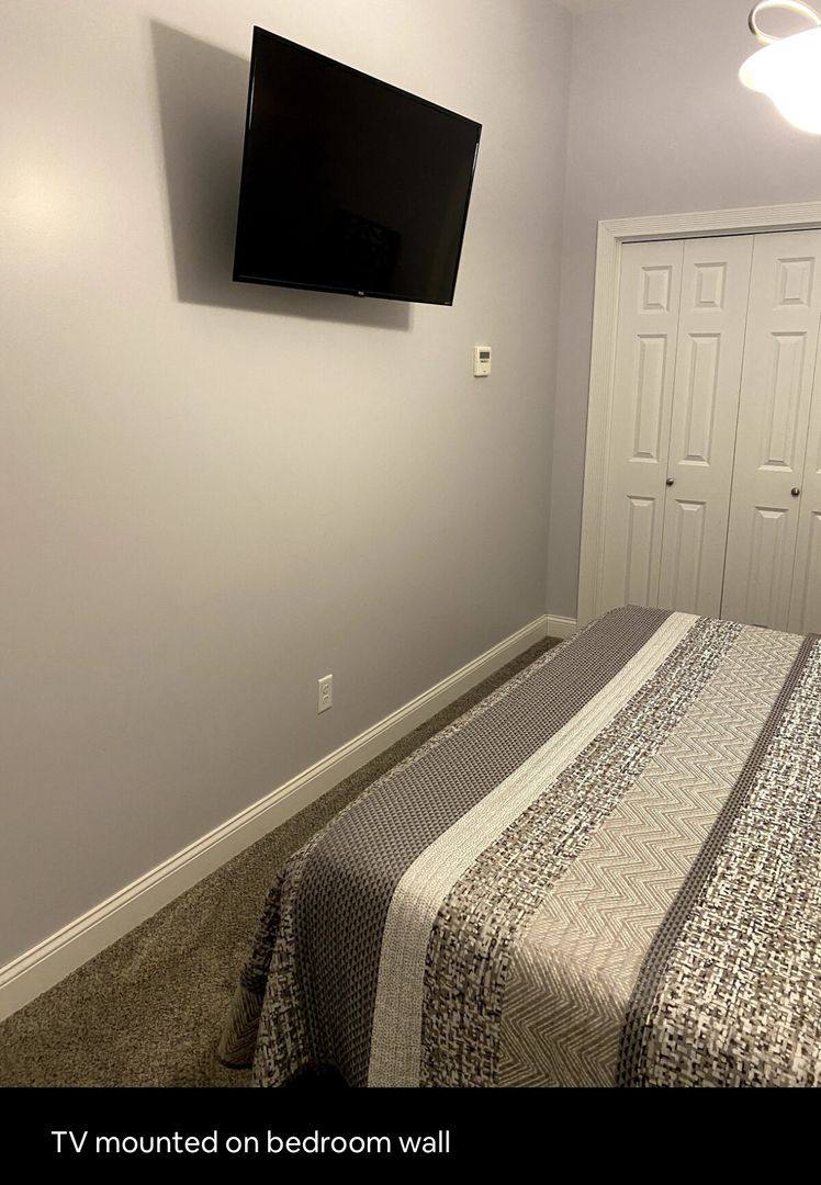 Apartment for rent at 17 E Madison St, Iola, KS 66749