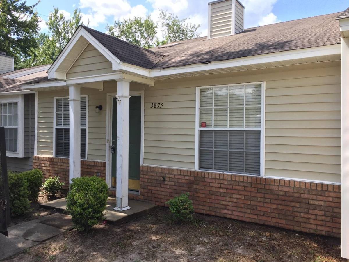 Townhouse for rent at 3875 Gaffney Loop, Tallahassee, FL 32303