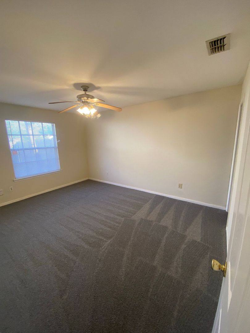 Townhouse for rent at 3875 Gaffney Loop, Tallahassee, FL 32303
