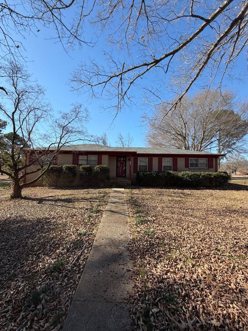House for rent at 6111 Homestead Rd, Huntsville, AL 35811