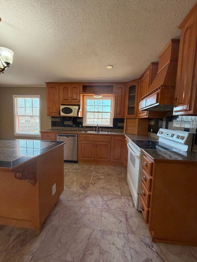 House for rent at 6111 Homestead Rd, Huntsville, AL 35811