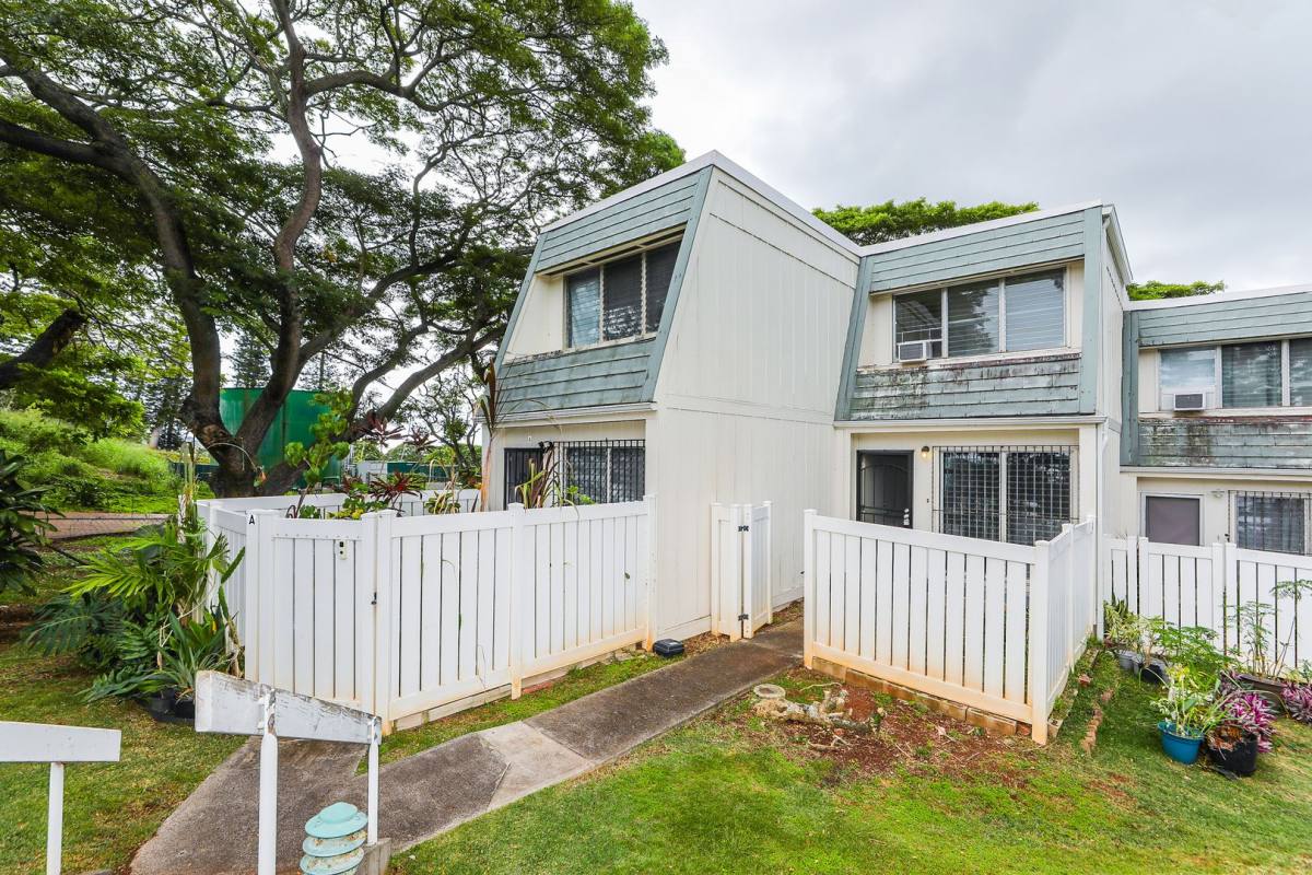 Townhouse for rent at 98-733 B Kaonohi St, Aiea, HI 96701