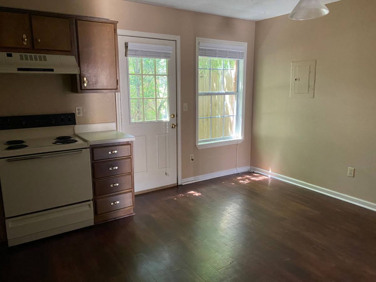 Apartment for rent at 627 S Montgomery St, Starkville, MS 39759