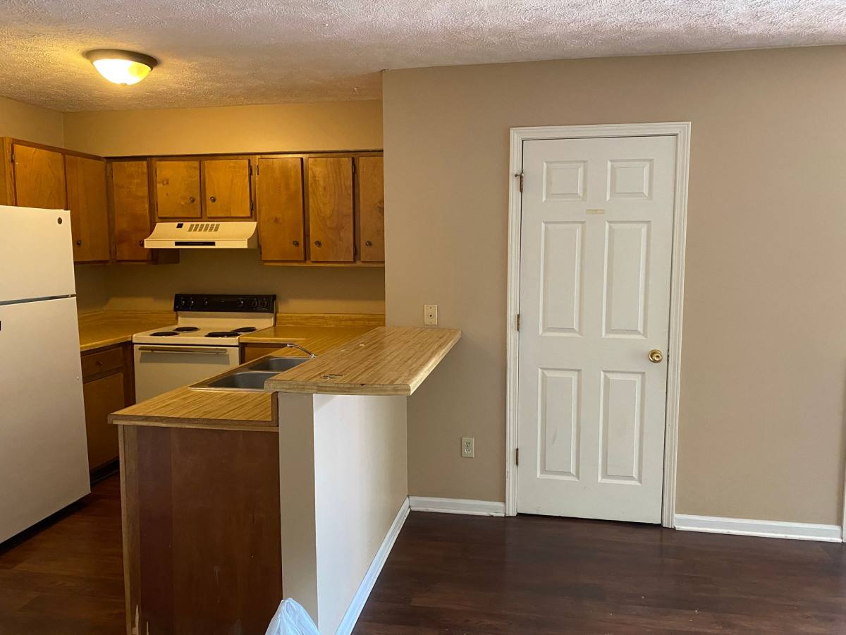 Apartment for rent at 627 S Montgomery St, Starkville, MS 39759