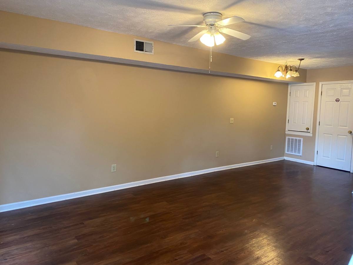 Apartment for rent at 627 S Montgomery St, Starkville, MS 39759