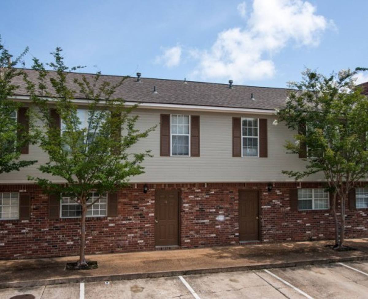 Apartment for rent at 627 S Montgomery St, Starkville, MS 39759