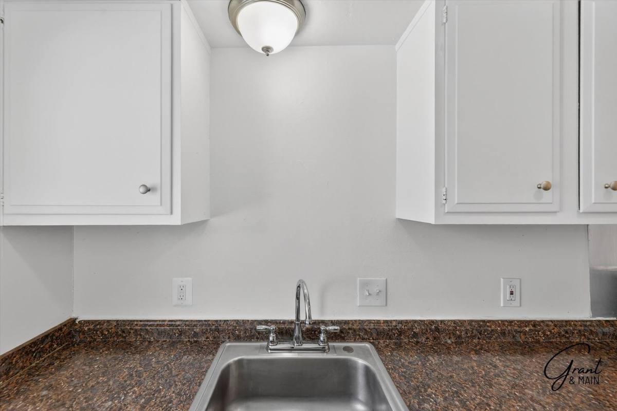 Apartment for rent at 6409 Middlebelt, Garden City, MI 48135
