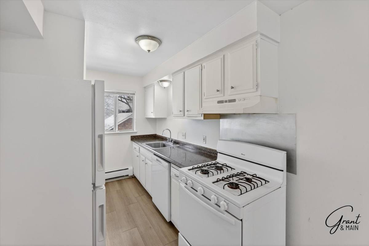 Apartment for rent at 6409 Middlebelt, Garden City, MI 48135
