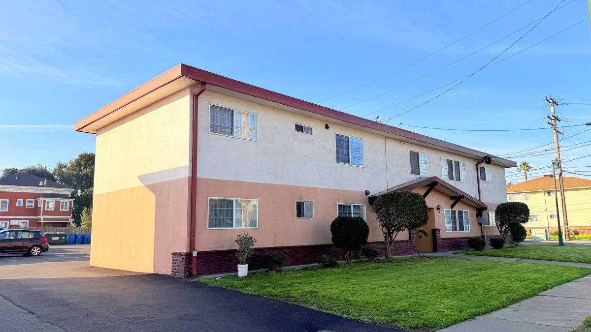 Townhouse for rent at 500 Buena Vista Ave, Alameda, CA 94501