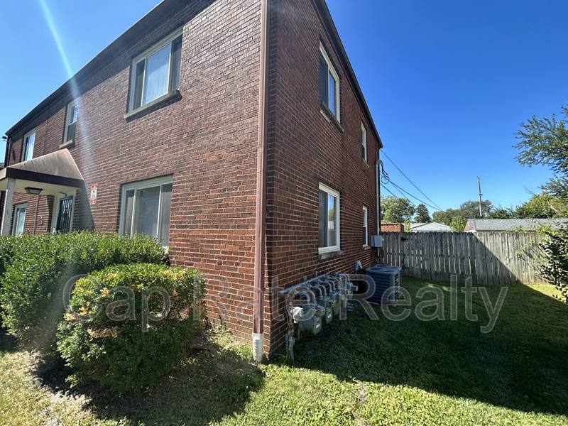 Apartment for rent at 107 N Hampton Rd #A, Columbus, OH 43213