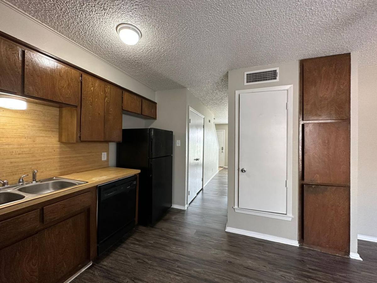 Townhouse for rent at 3801-3807 Coates Circle, Fort Worth, TX 76116