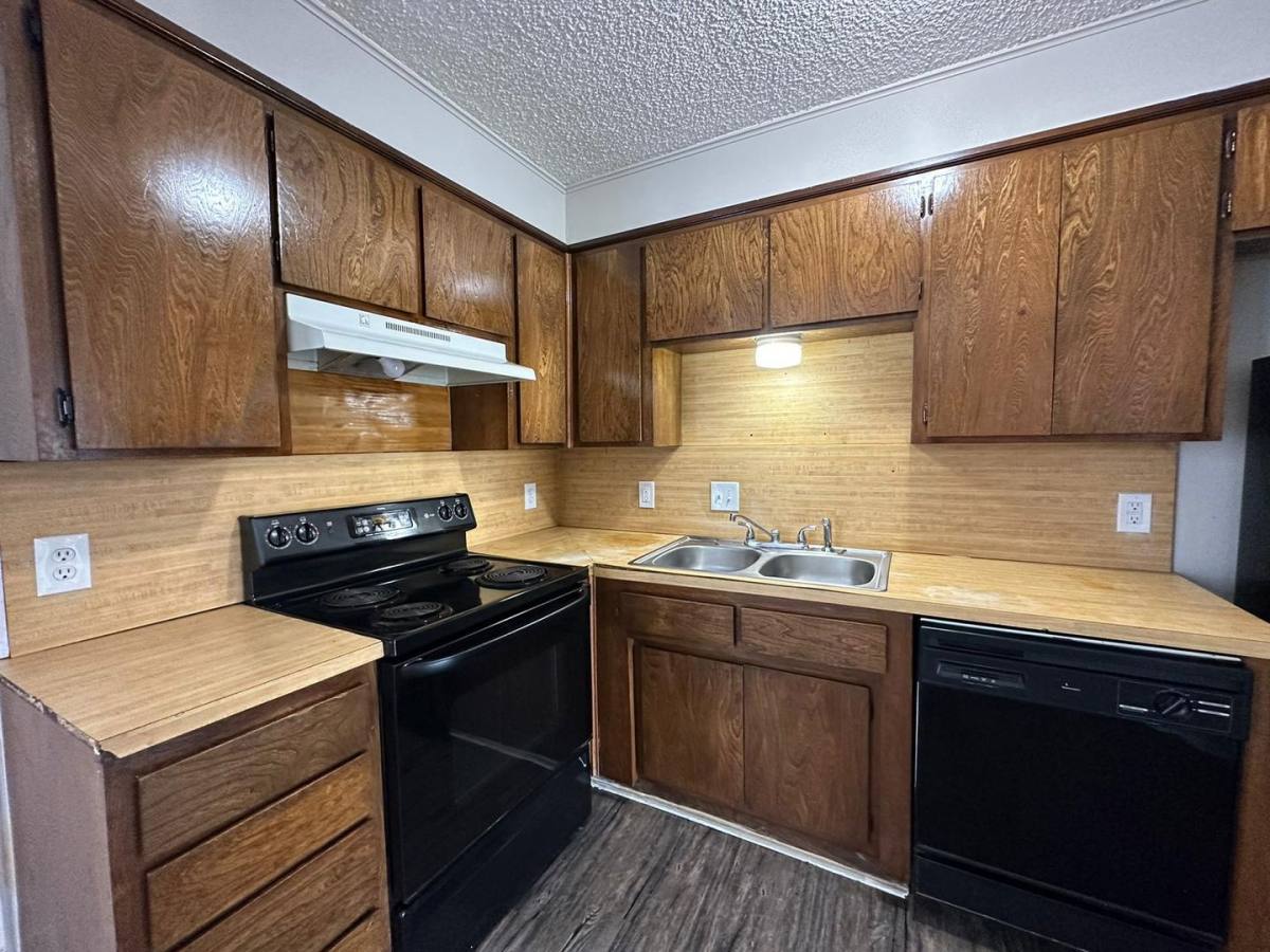 Townhouse for rent at 3801-3807 Coates Circle, Fort Worth, TX 76116