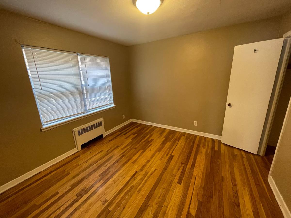Apartment for rent at 638-642 Snelling Ave S, Saint Paul, MN 55116