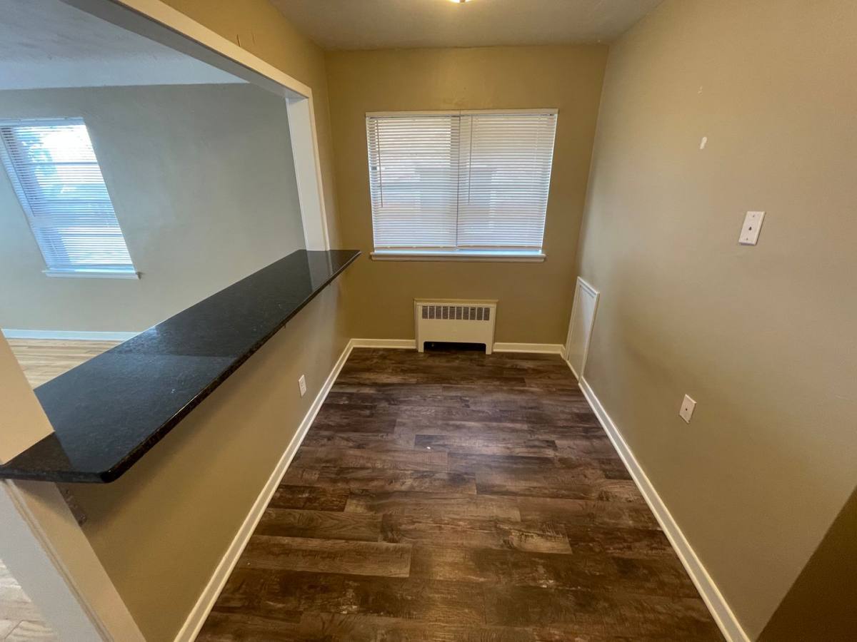 Apartment for rent at 638-642 Snelling Ave S, Saint Paul, MN 55116