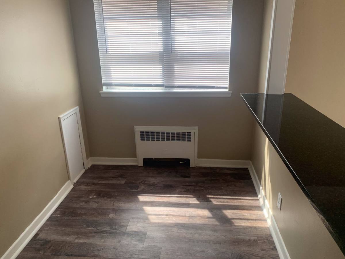 Apartment for rent at 638-642 Snelling Ave S, Saint Paul, MN 55116