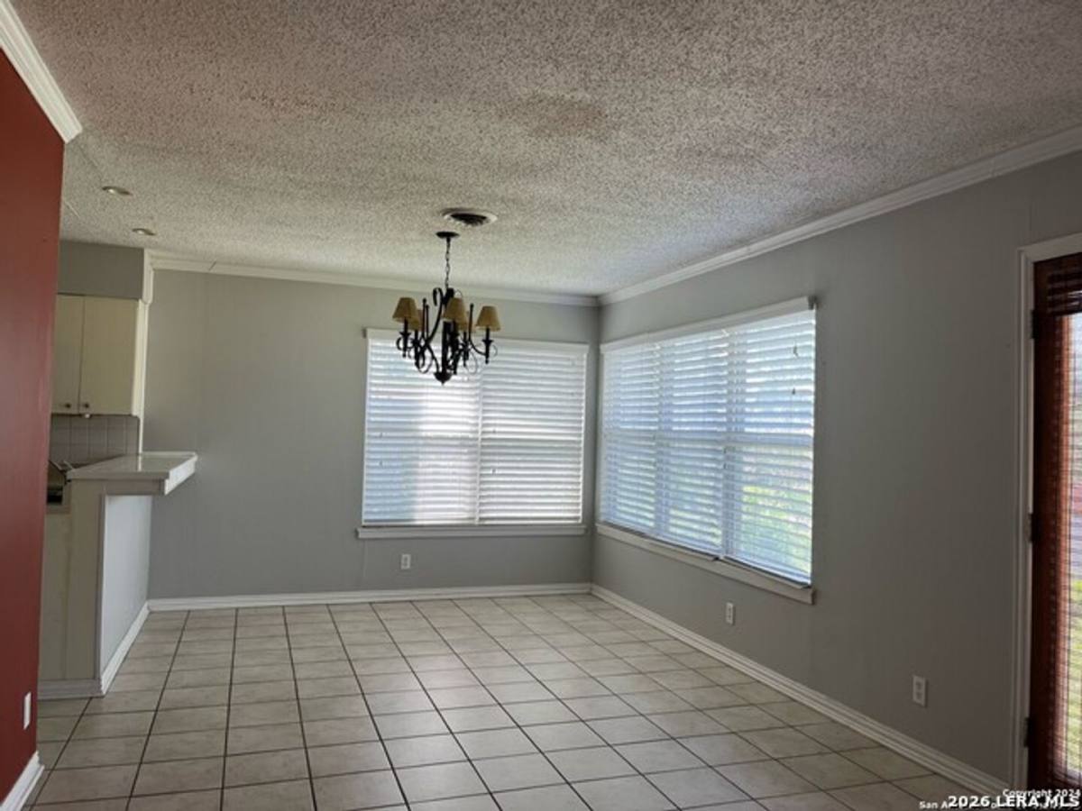 House for rent at 4042 City View Dr, San Antonio, TX 78228