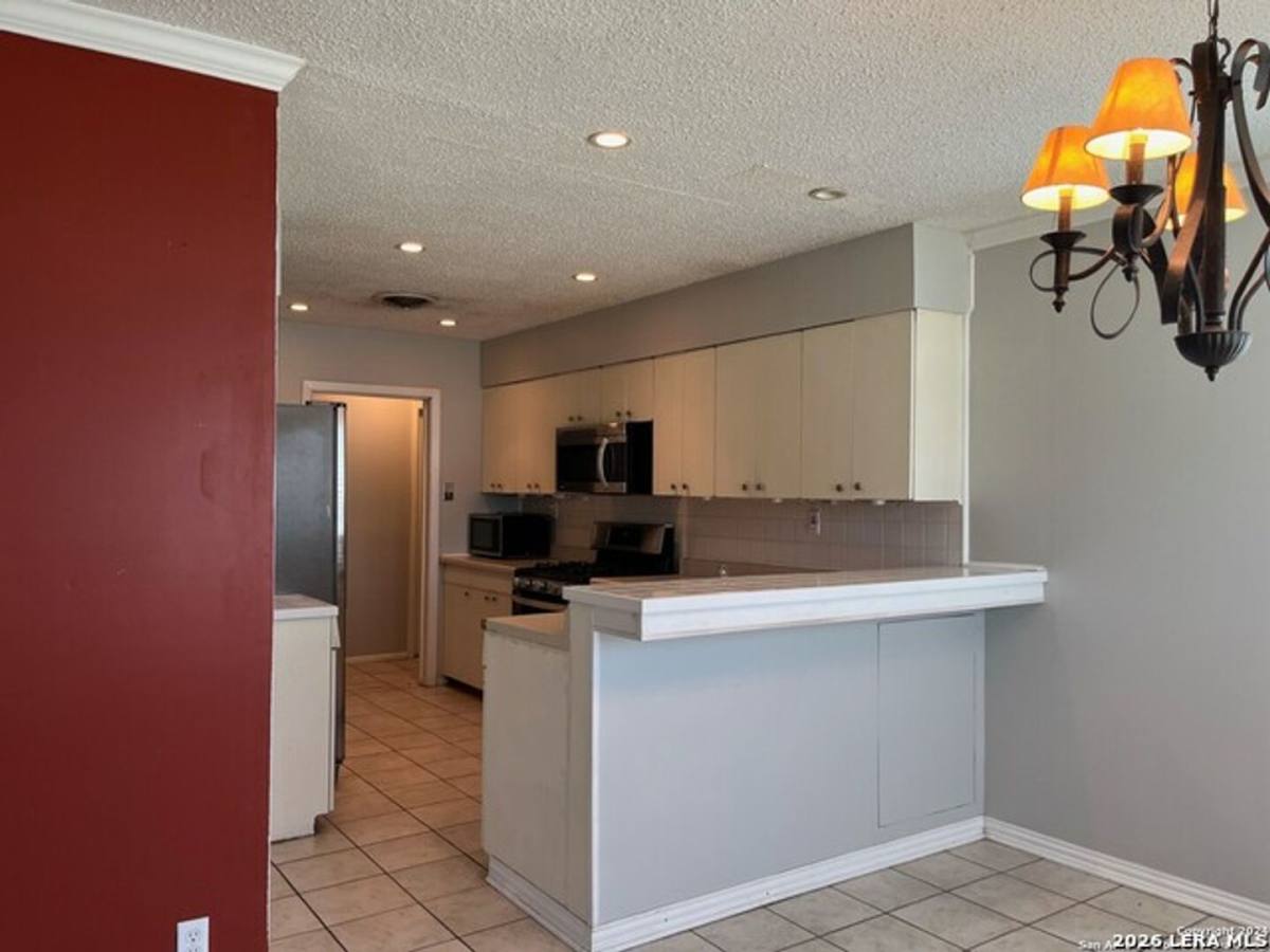 House for rent at 4042 City View Dr, San Antonio, TX 78228