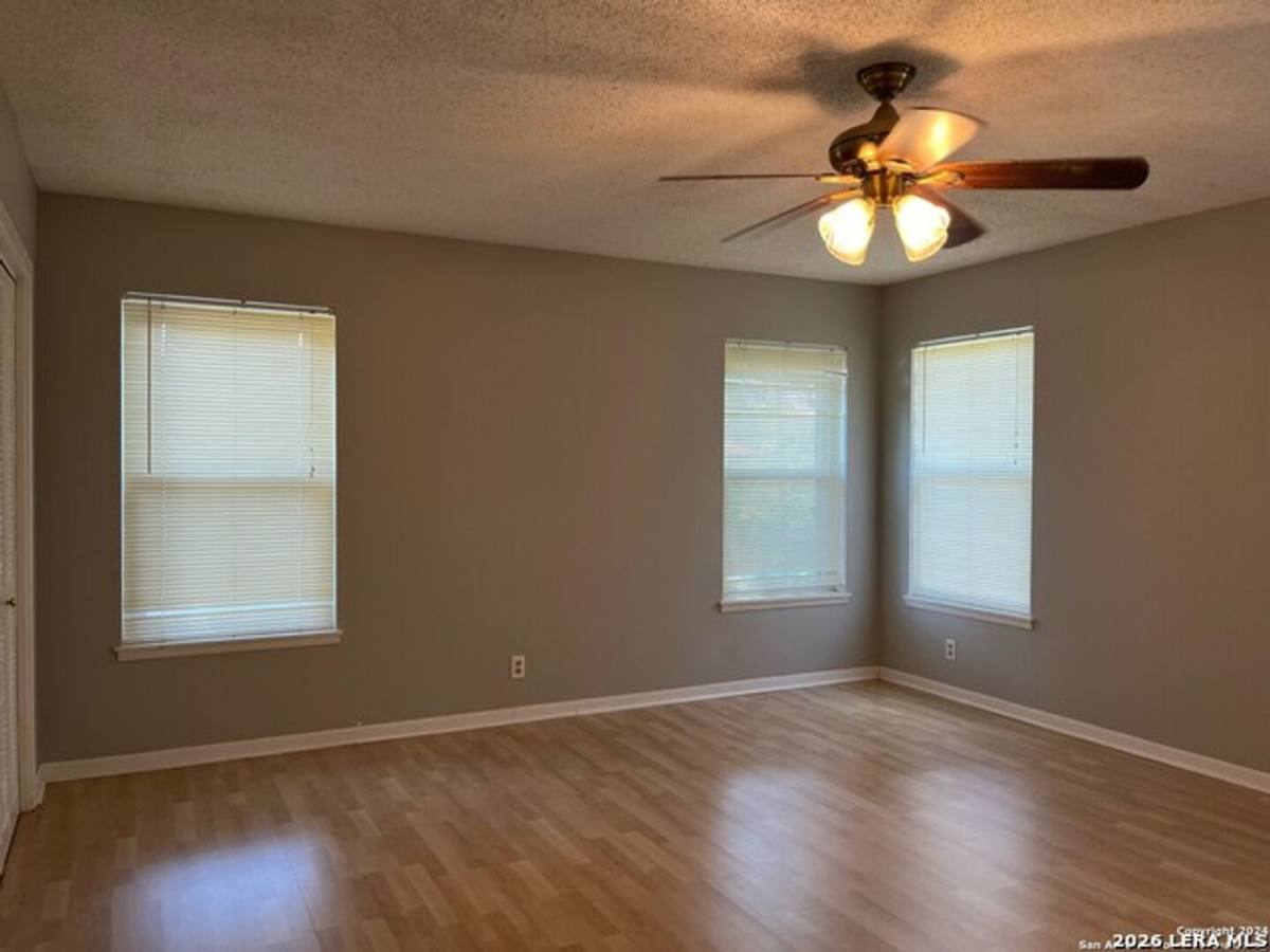 House for rent at 4042 City View Dr, San Antonio, TX 78228