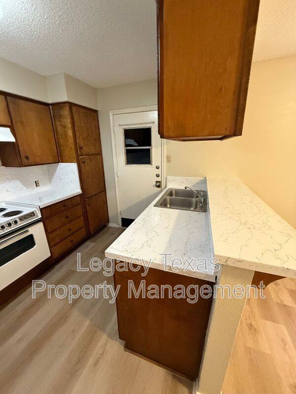 Apartment for rent at 1118 Nolan River Rd #A, Cleburne, TX 76033