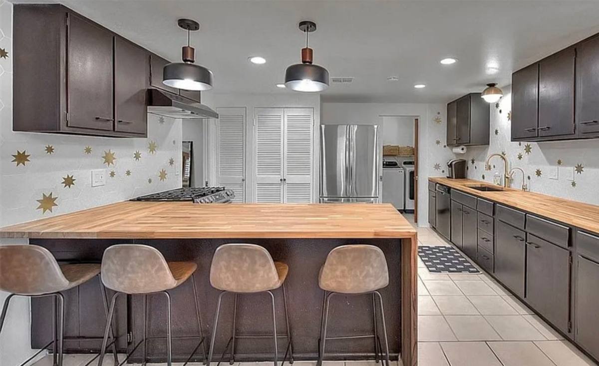 House for rent at 1261 Linda Vista Rd, Newport Beach, CA 92662