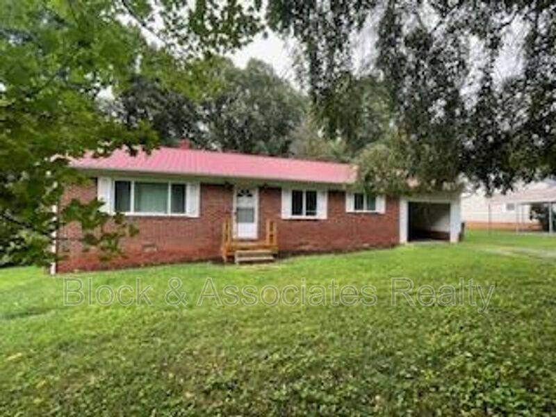 House for rent at 200 W Bailey St, Asheboro, NC 27203