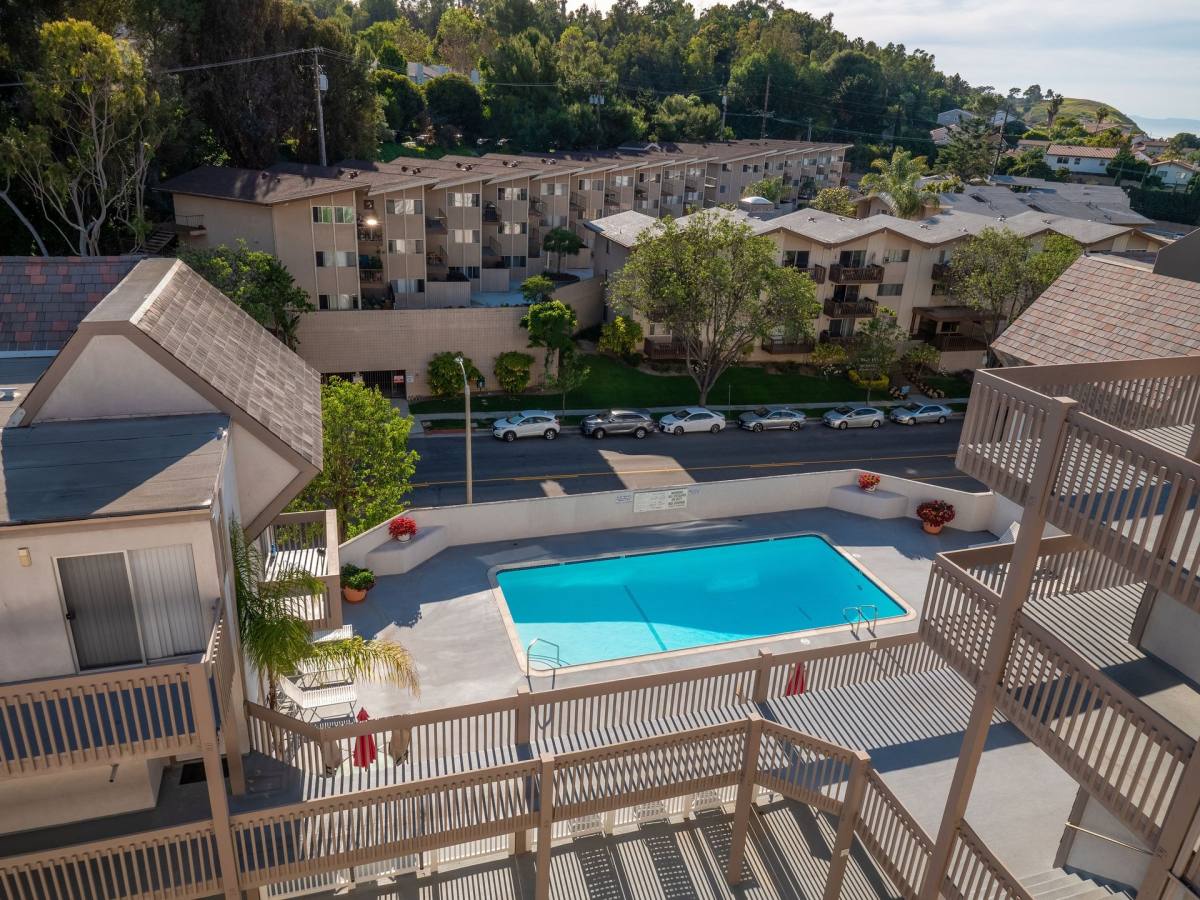 Apartment for rent at 25930 Rolling Hills Rd, Torrance, CA 90505