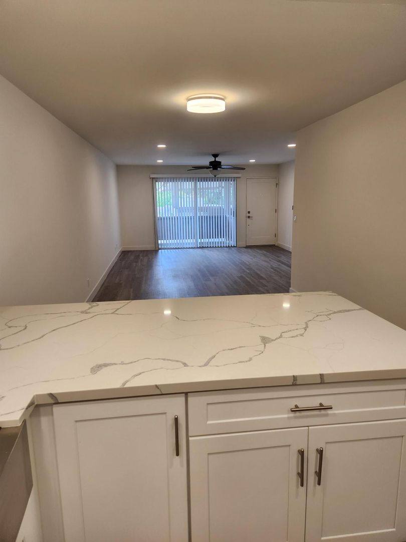 Apartment for rent at 25930 Rolling Hills Rd, Torrance, CA 90505