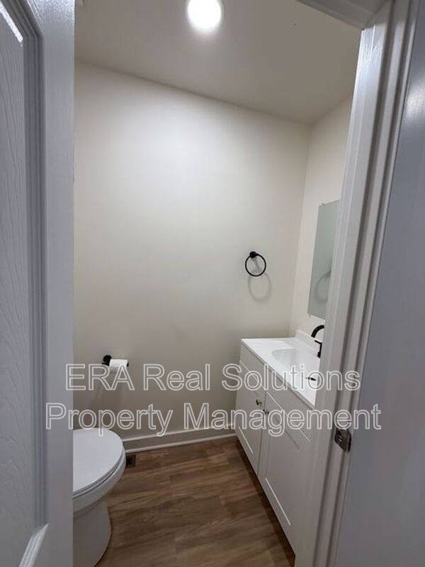 Apartment for rent at 849 Heyl Ave, Columbus, OH 43206