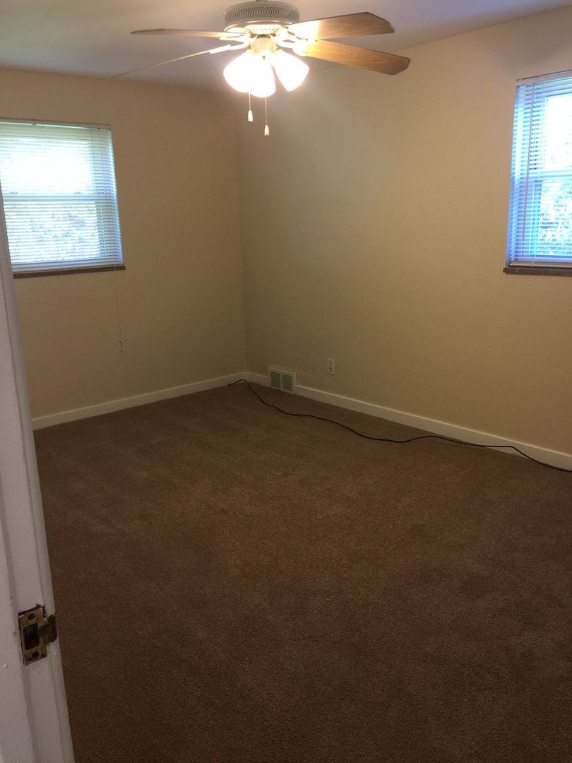 Apartment for rent at 1-17 Beaufort Court, Pittsburgh, PA 15226
