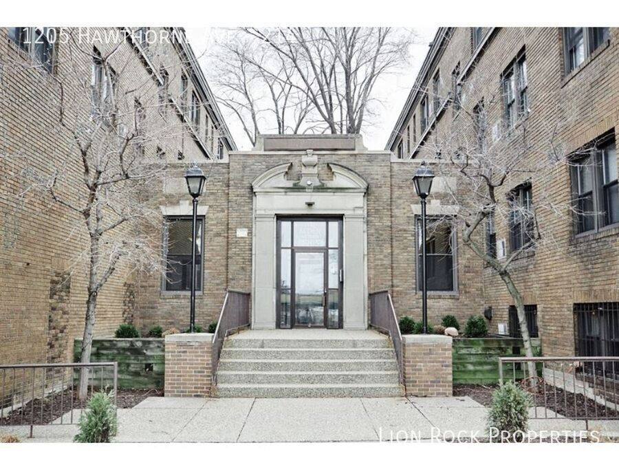 Apartment for rent at 1205 Hawthorne Ave #221, Minneapolis, MN 55403