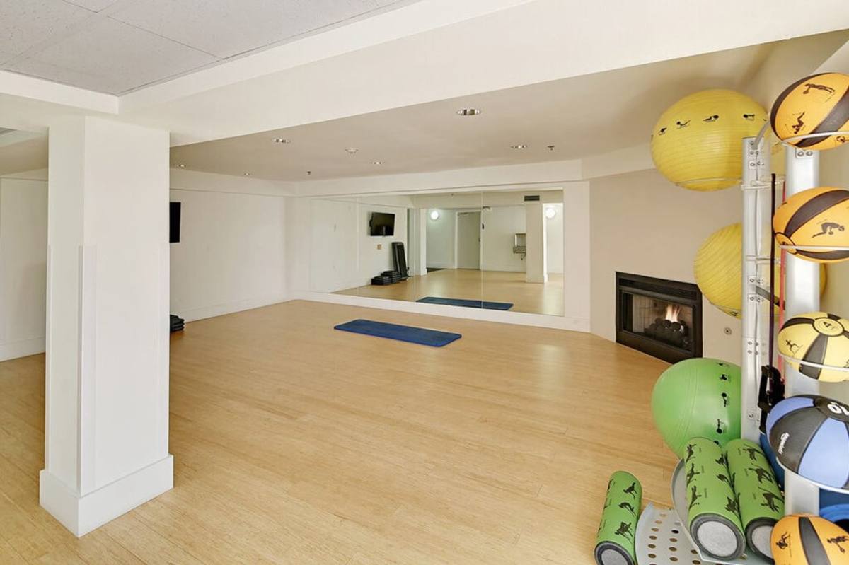 Apartment for rent at 2450 Aurora Ave N, Seattle, WA 98109