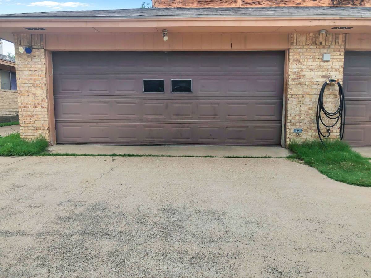 Townhouse for rent at 2410 Wood Oak Court, Irving, TX 75060