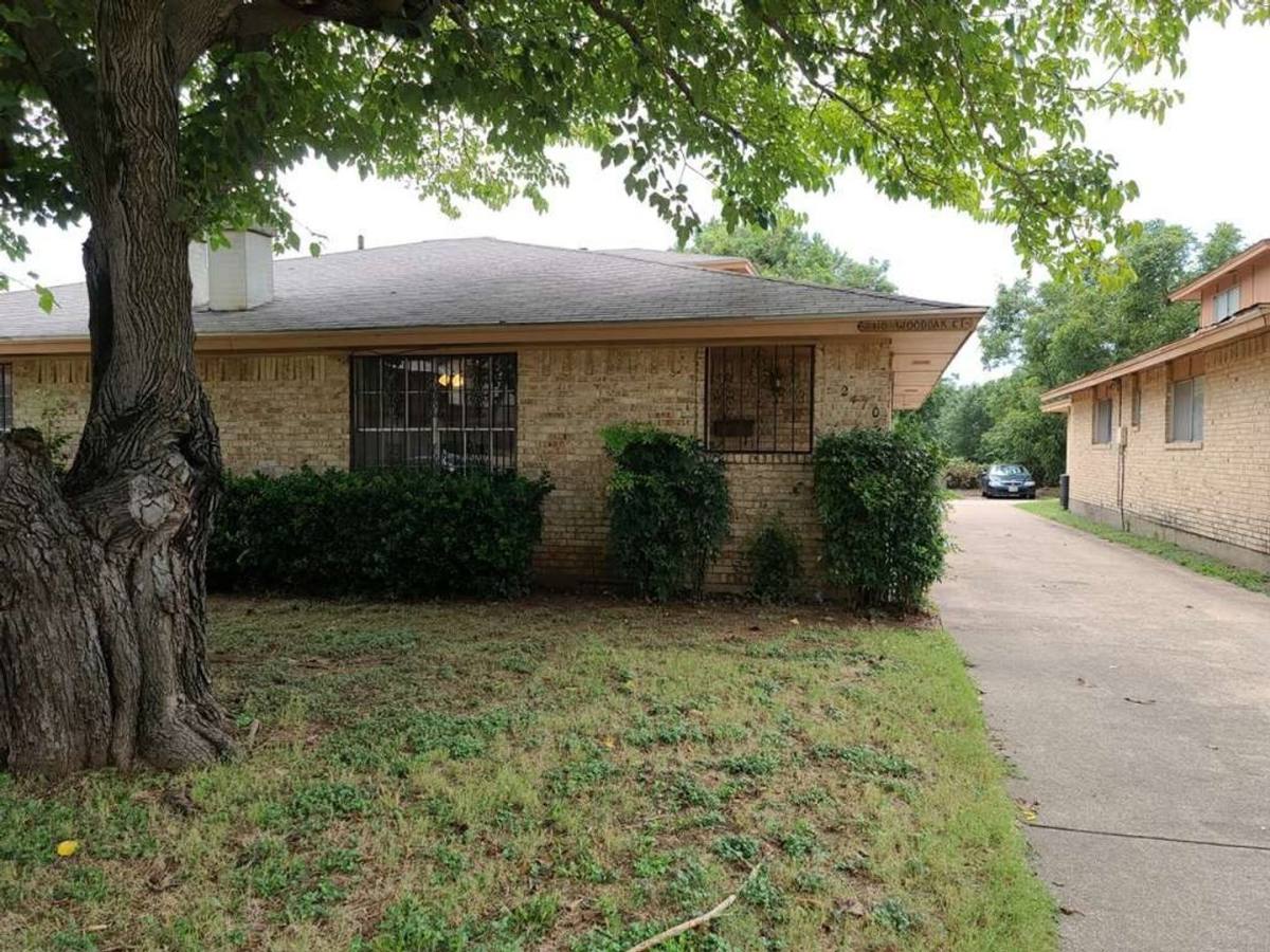 Townhouse for rent at 2410 Wood Oak Court, Irving, TX 75060