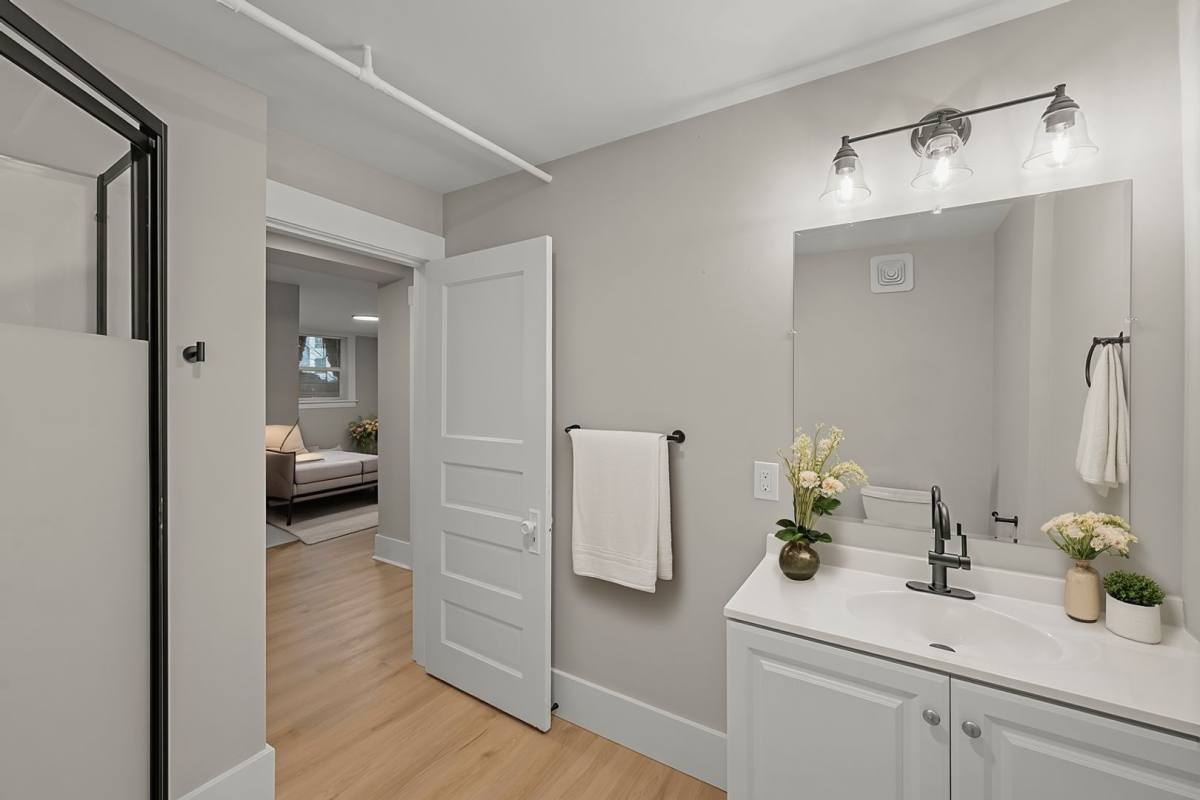 Apartment for rent at 1616 E Howell St, Seattle, WA 98122