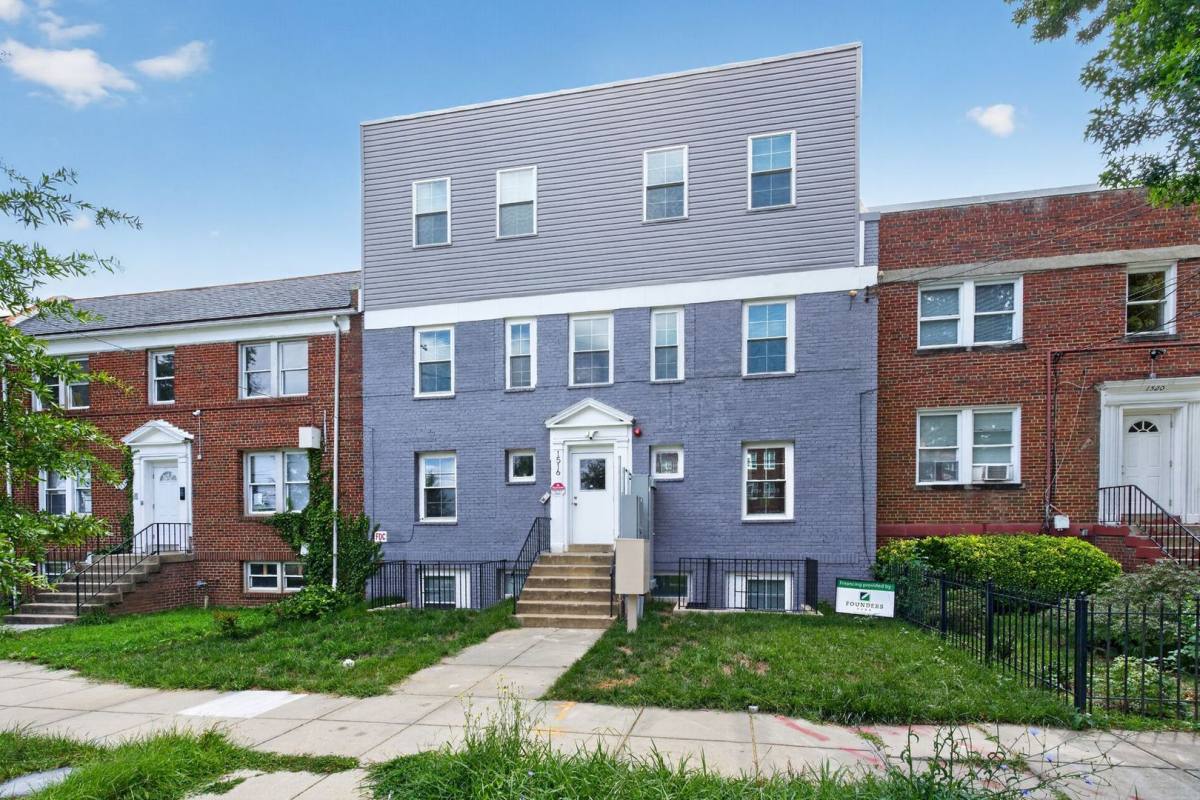 Apartment for rent at 1516 18th St SE, Washington, DC 20020