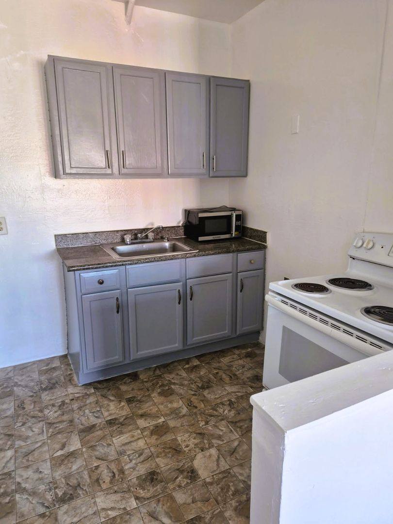 Apartment for rent at 1811 27th Ave, Oakland, CA 94601