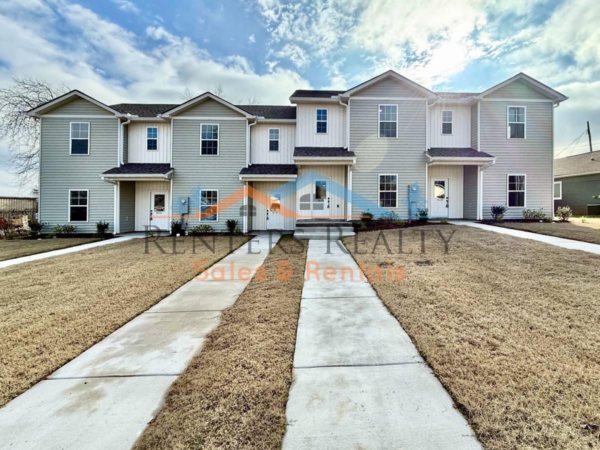 Townhouse for rent at 3611 8th Ave SW, Huntsville, AL 35805