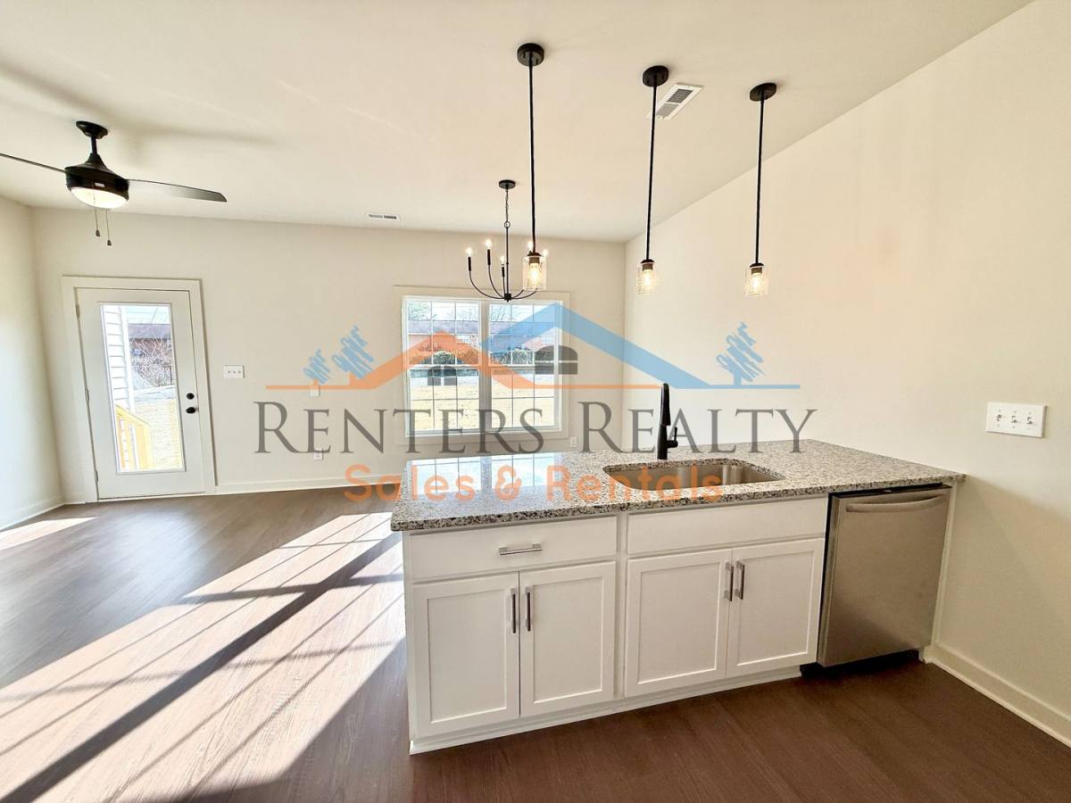 Townhouse for rent at 3611 8th Ave SW, Huntsville, AL 35805