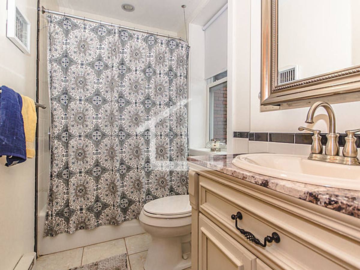 Apartment for rent at 58 Phillips St #3, Boston, MA 02114