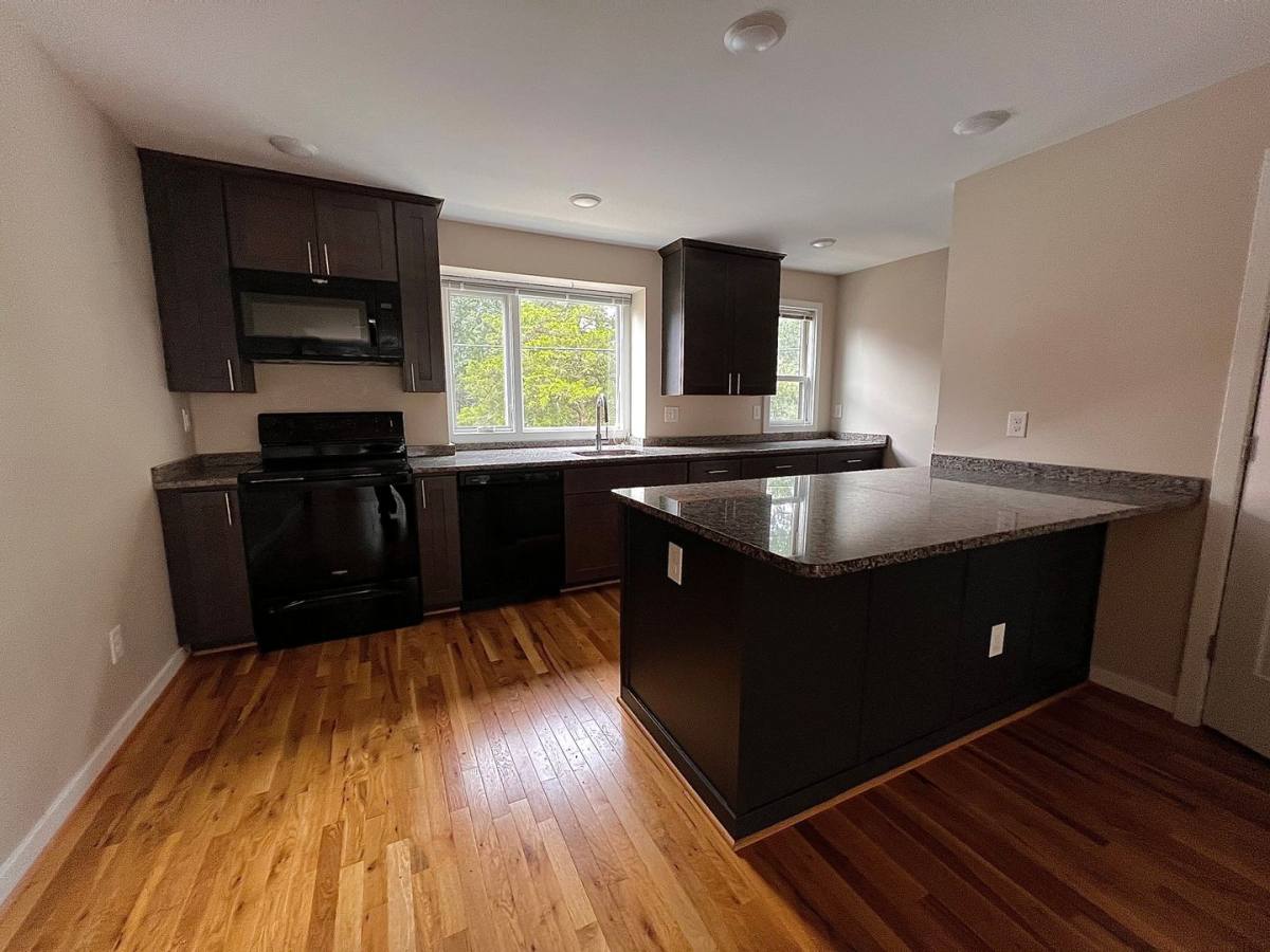 Apartment for rent at 630 Park St, Charlottesville, VA 22902