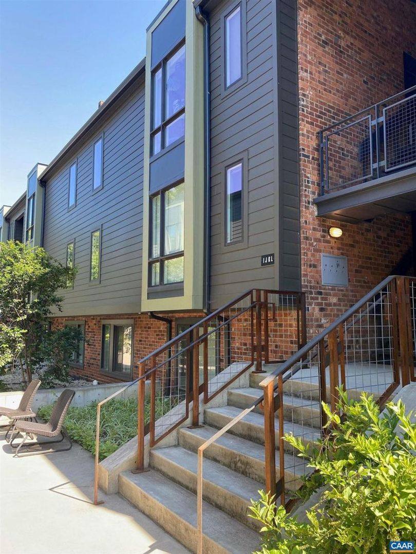 Apartment for rent at 630 Park St, Charlottesville, VA 22902