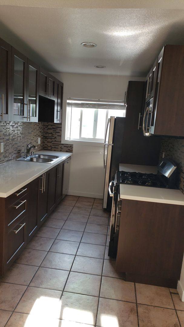 Apartment for rent at 8843 Alcott St, Los Angeles, CA 90035