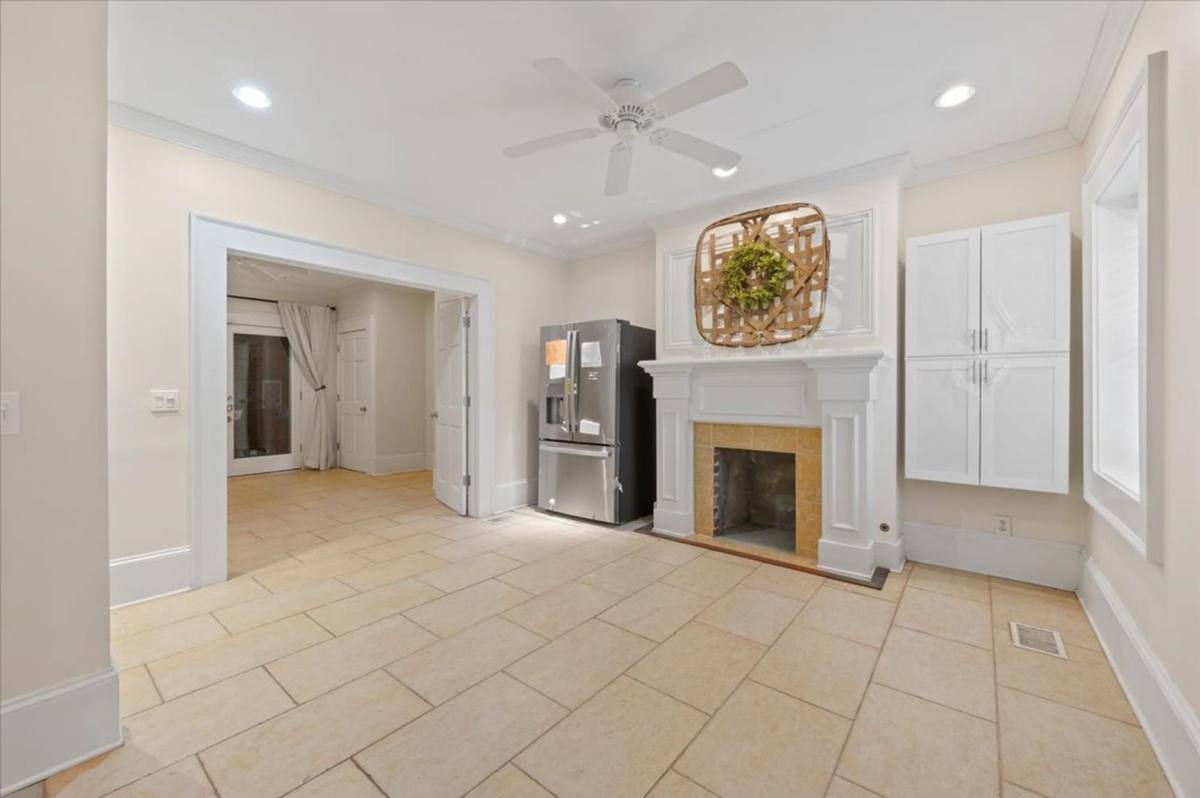 Apartment for rent at 205 W Huntingdon St, Savannah, GA 31401
